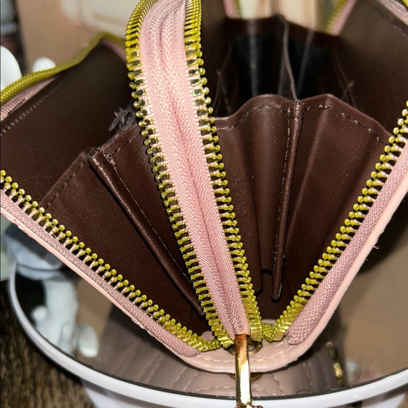 NWT Blush Pink Quilted Clutch with Dragonfly Accent - Picture 8 of 9